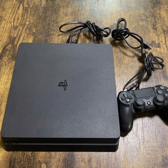 PS 4